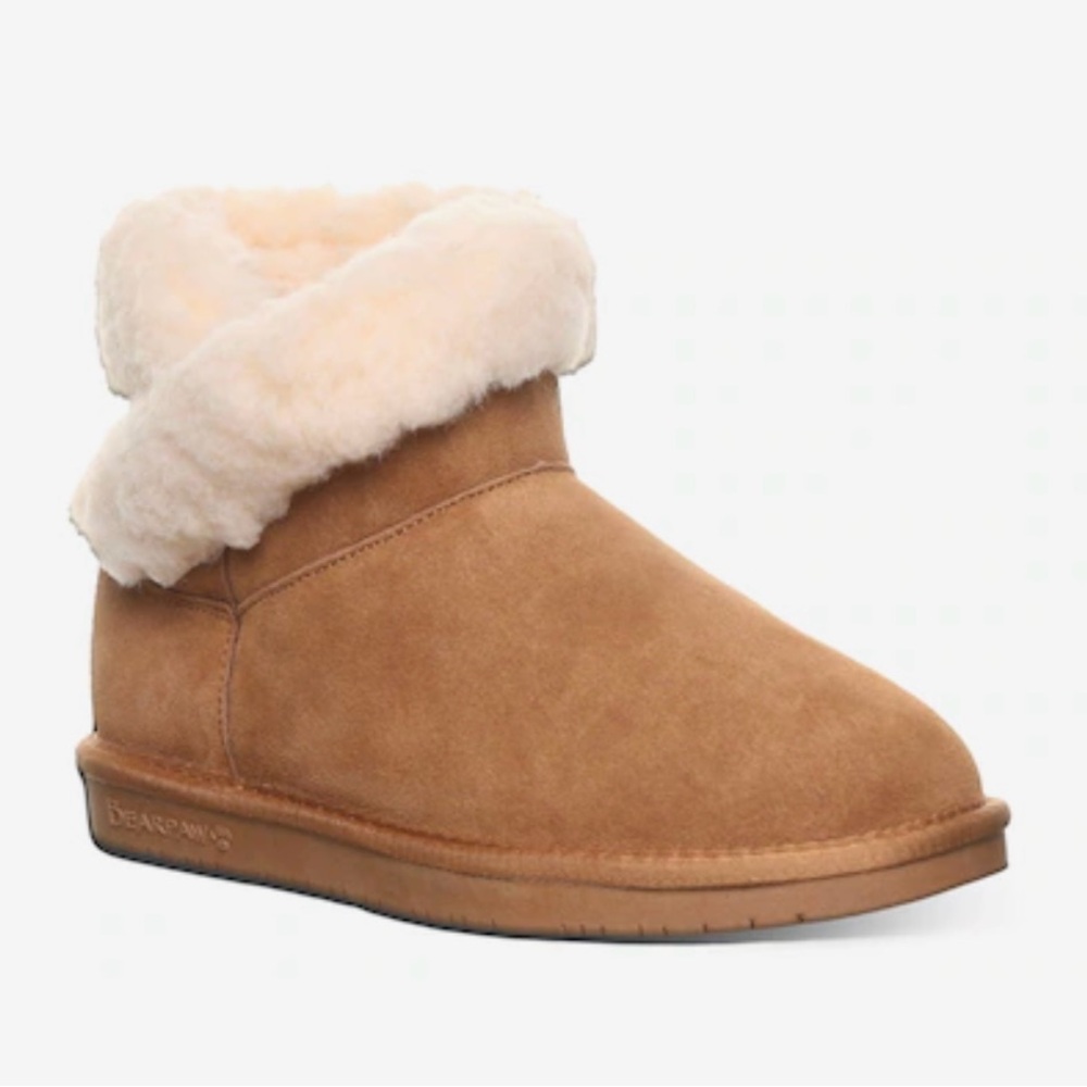 Brand new BEARPAW boots with fur - Chestnut Size 9